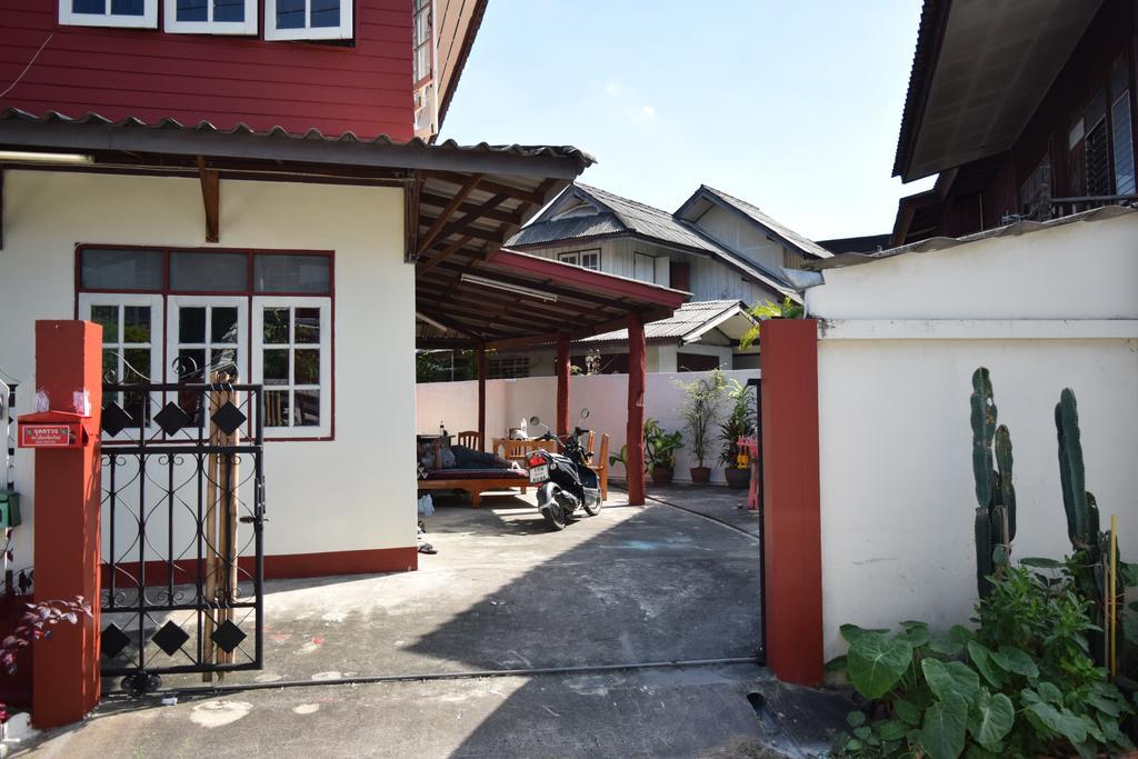Champion Hostel 2 (Adults Only) Чиангмай Экстерьер фото