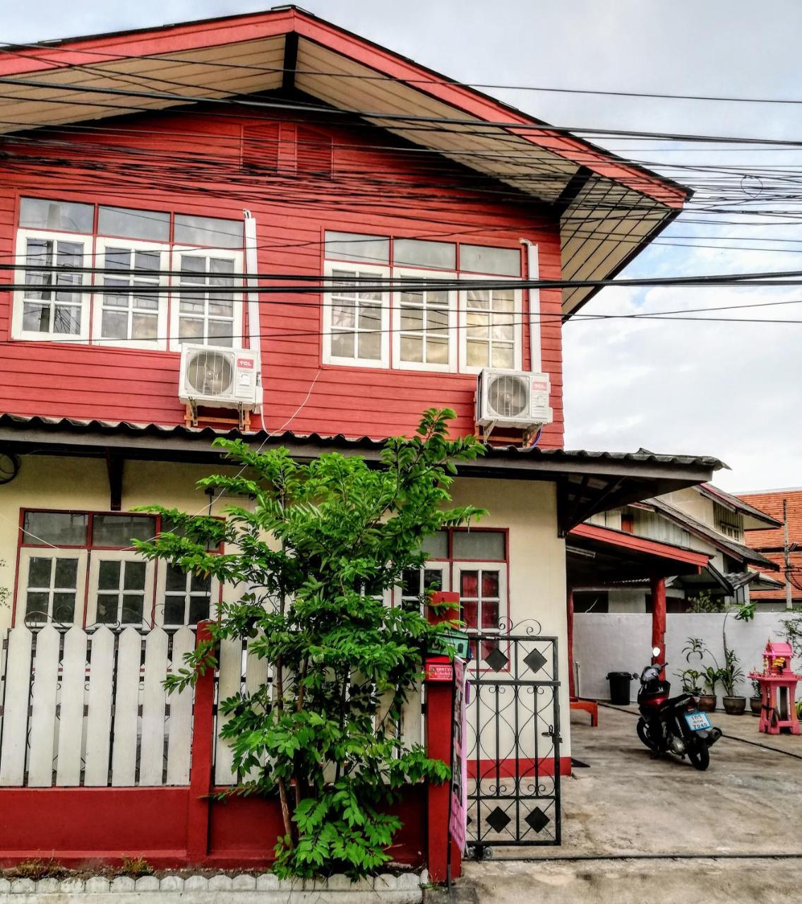 Champion Hostel 2 (Adults Only) Чиангмай Экстерьер фото