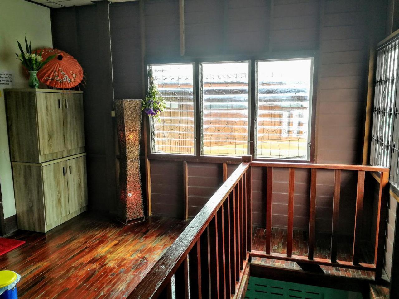 Champion Hostel 2 (Adults Only) Чиангмай Экстерьер фото